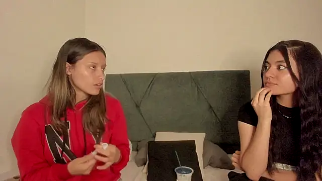 Snapshot of Gabby_and_Alice chatting on October 21, 2025, 4:41 pm Gabby and Alice online show from October 21, 2025, 4:41 pm