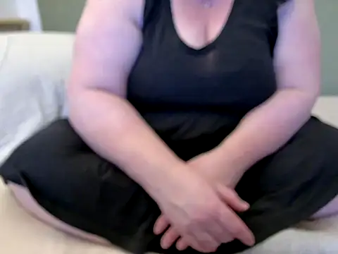 Snapshot of MarthaBriest chatting on July 6, 2026, 5:26 am MarthaBriest online show from July 6, 2026, 5:26 am