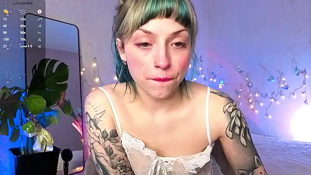 lavenderluxe online show from March 18, 2026, 3:59 pm