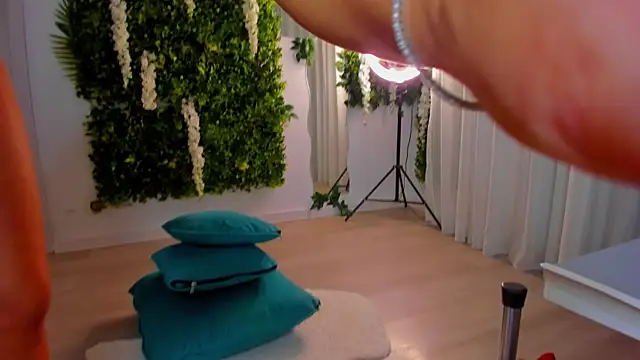 Snapshot of VivienCarter chatting on October 14, 2025, 5:25 pm VivienCarter online show from October 14, 2025, 5:25 pm