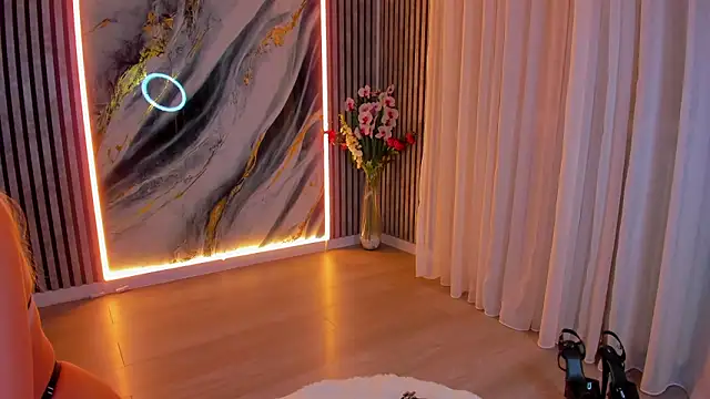 VivienCarter online show from March 24, 2026, 3:00 am