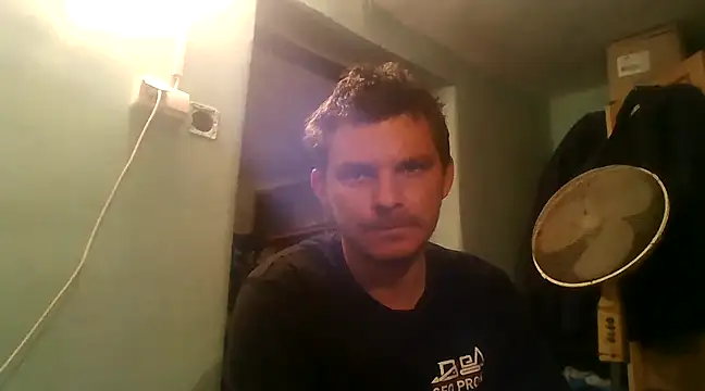 Richardxx29 online show from March 17, 2025, 8:51 pm