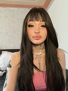 madelinexx online show from May 13, 2026, 10:23 am