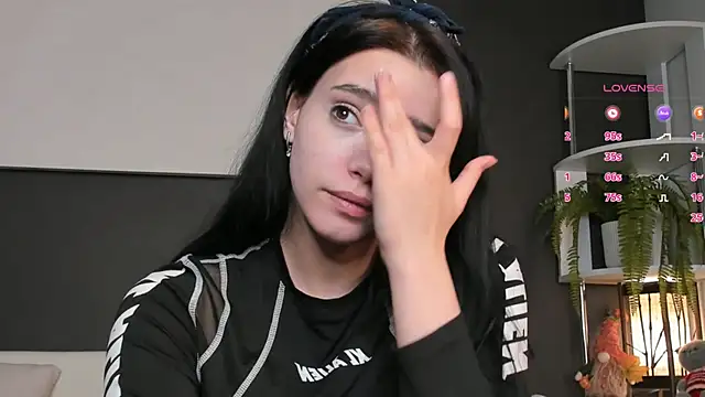 WildaBendell online show from January 22, 2025, 12:49 pm