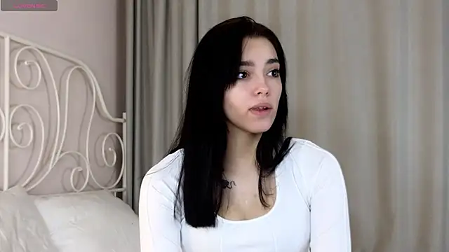 WildaBendell online show from March 6, 2025, 1:24 pm