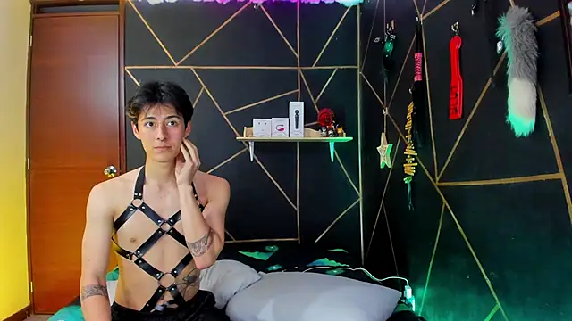 Snapshot of MillersKink chatting on January 2, 2025, 2:22 am MillersKink online show from January 2, 2025, 2:22 am