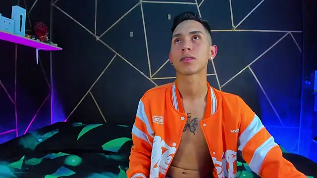 Snapshot of MillersKink chatting on February 21, 2025, 4:40 am MillersKink online show from February 21, 2025, 4:40 am