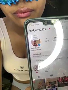 Snapshot of bad_diva chatting on January 15, 2025, 6:19 pm bad diva online show from January 15, 2025, 6:19 pm