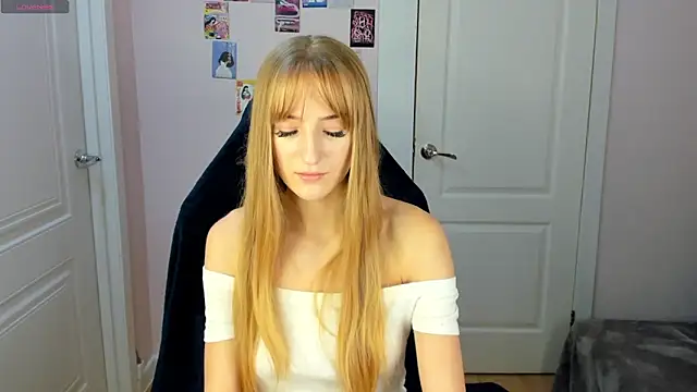 Snapshot of Stacy_River chatting on December 23, 2024, 8:22 am Stacy River online show from December 23, 2024, 8:22 am