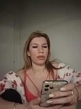 EvaRush online show from February 25, 2026, 7:01 pm