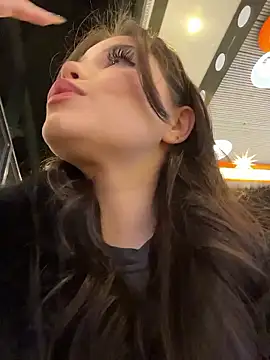 Chloe  Moon online show from January 18, 2026, 2:10 pm