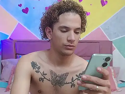 Snapshot of tylor_boy chatting on September 11, 2025, 4:45 am tylor boy online show from September 11, 2025, 4:45 am