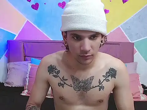 Snapshot of tylor_boy chatting on September 18, 2025, 4:36 am tylor boy online show from September 18, 2025, 4:36 am