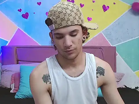 Snapshot of tylor_boy chatting on September 20, 2025, 8:54 pm tylor boy online show from September 20, 2025, 8:54 pm