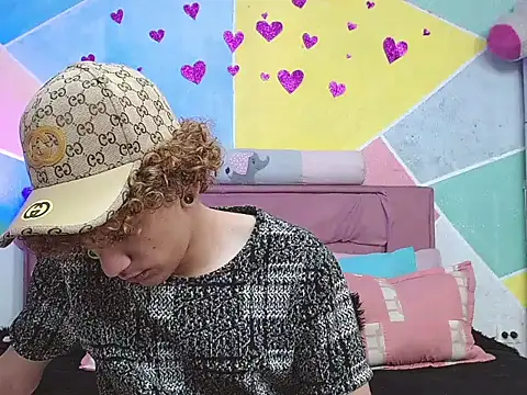 Snapshot of tylor_boy chatting on September 23, 2025, 8:34 pm tylor boy online show from September 23, 2025, 8:34 pm