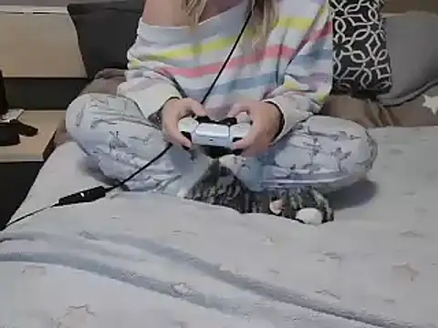 Snapshot of LaRa_forU chatting on January 17, 2025, 5:08 pm LaRa forU online show from January 17, 2025, 5:08 pm