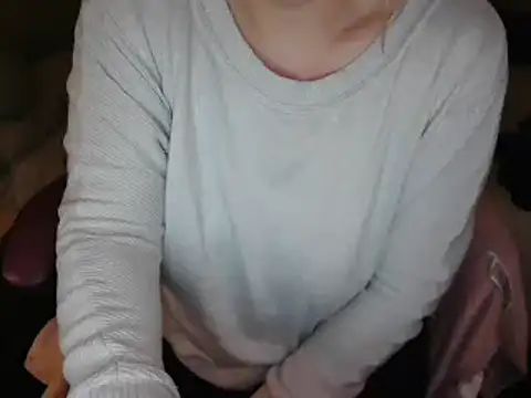 Snapshot of LaRa_forU chatting on March 12, 2025, 6:22 pm LaRa forU online show from March 12, 2025, 6:22 pm