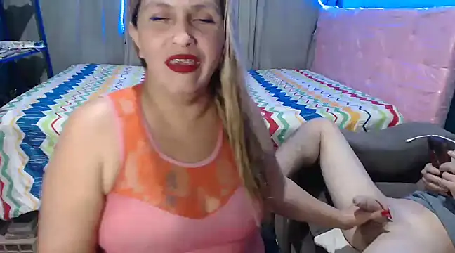 Snapshot of mom_son_dirty chatting on February 16, 2025, 10:10 pm mom son dirty online show from February 16, 2025, 10:10 pm