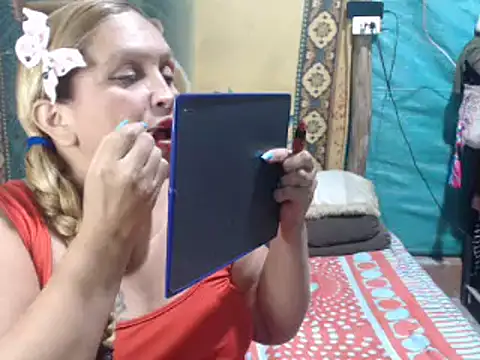 Snapshot of mom_son_dirty chatting on October 7, 2025, 10:51 pm mom son dirty online show from October 7, 2025, 10:51 pm