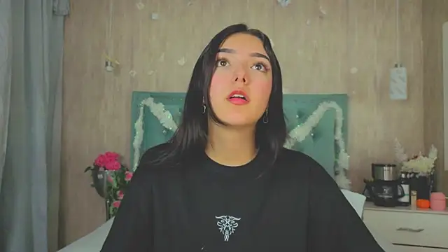 Marcelaa fox online show from December 17, 2025, 7:42 pm