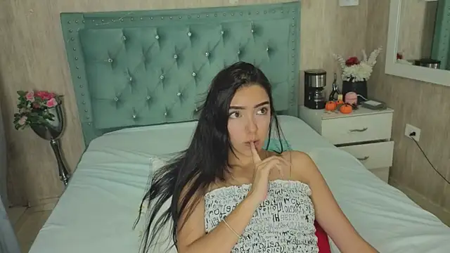 Marcelaa fox online show from July 6, 2026, 8:44 pm