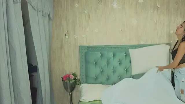 Marcelaa fox online show from July 8, 2026, 12:37 am