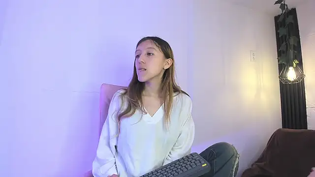 Snapshot of BLAIR_AND_BRIAR chatting on December 1, 2025, 2:11 pm BLAIR AND BRIAR online show from December 1, 2025, 2:11 pm