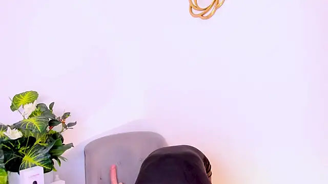 Snapshot of DakottaHill chatting on February 28, 2025, 5:26 pm DakottaHill online show from February 28, 2025, 5:26 pm