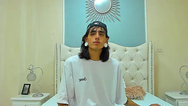 Snapshot of Matthew_Dixonn chatting on December 6, 2024, 6:15 am Matthew Dixonn online show from December 6, 2024, 6:15 am