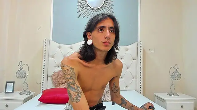 Snapshot of Matthew_Dixonn chatting on December 18, 2024, 4:09 am Matthew Dixonn online show from December 18, 2024, 4:09 am