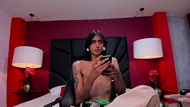 Snapshot of Matthew_Dixonn chatting on December 31, 2024, 4:38 am Matthew Dixonn online show from December 31, 2024, 4:38 am