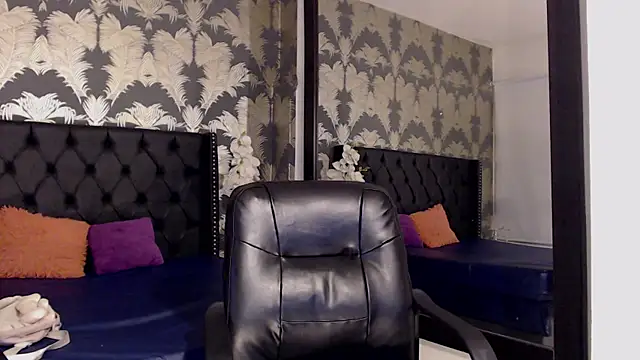 Snapshot of Matthew_Dixonn chatting on January 17, 2025, 5:32 am Matthew Dixonn online show from January 17, 2025, 5:32 am