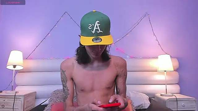 Snapshot of Matthew_Dixonn chatting on January 24, 2025, 12:42 am Matthew Dixonn online show from January 24, 2025, 12:42 am