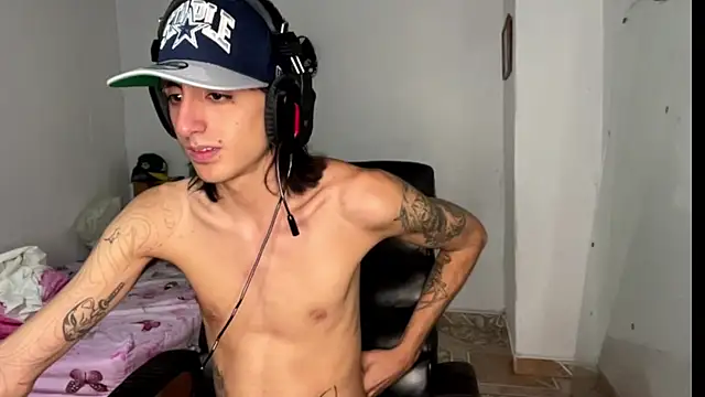 Snapshot of Matthew_Dixonn chatting on February 7, 2025, 4:59 am Matthew Dixonn online show from February 7, 2025, 4:59 am