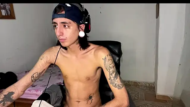 Snapshot of Matthew_Dixonn chatting on February 11, 2025, 6:40 am Matthew Dixonn online show from February 11, 2025, 6:40 am