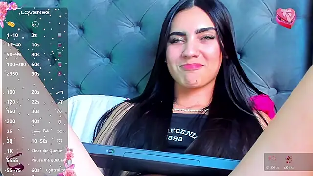 Snapshot of IsaValencia chatting on January 5, 2025, 5:30 am IsaValencia online show from January 5, 2025, 5:30 am