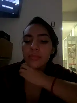 Snapshot of IsaValencia chatting on September 25, 2025, 2:32 pm IsaValencia online show from September 25, 2025, 2:32 pm