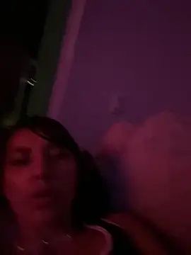 Snapshot of IsaValencia chatting on November 1, 2025, 3:41 am IsaValencia online show from November 1, 2025, 3:41 am