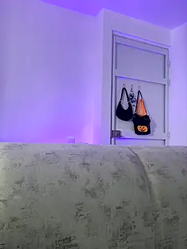 Snapshot of IsaValencia chatting on November 5, 2025, 1:55 pm IsaValencia online show from November 5, 2025, 1:55 pm