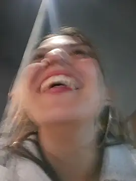 Snapshot of Sweel_Leyva18 chatting on February 14, 2025, 11:53 pm Sweel Leyva18 online show from February 14, 2025, 11:53 pm