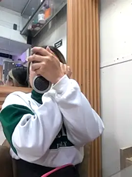 Sweel Leyva18 online show from March 18, 2026, 8:45 pm