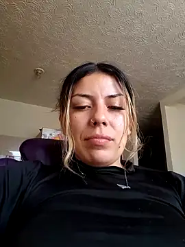 Sweel Leyva18 online show from May 19, 2026, 6:36 pm
