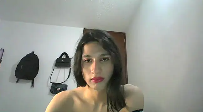 Snapshot of Safiro_Queen chatting on December 14, 2024, 2:12 am Safiro Queen online show from December 14, 2024, 2:12 am