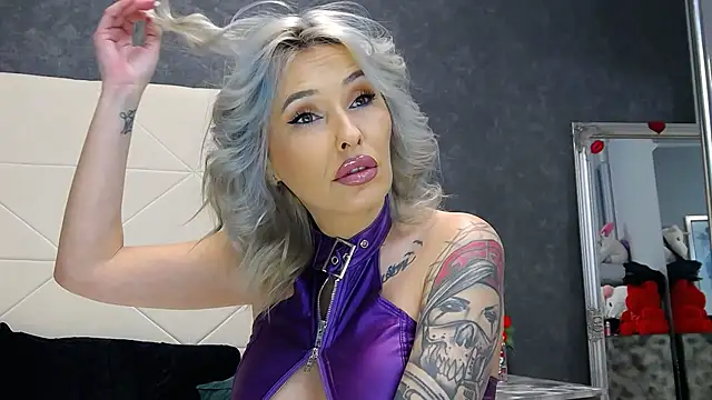 IssaSmith online show from February 11, 2026, 4:56 pm