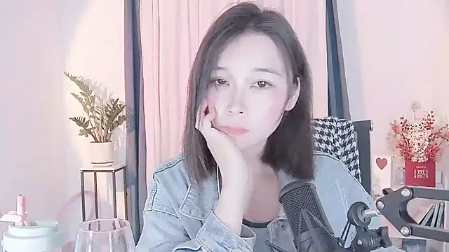 Snapshot of Amity-ox chatting on March 9, 2025, 12:20 pm Amity-ox online show from March 9, 2025, 12:20 pm