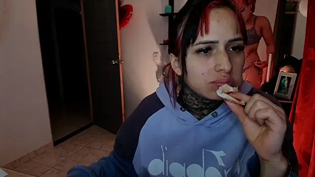 TinnaDawsom online show from April 14, 2026, 11:55 pm