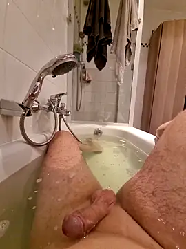 chriscross3771 online show from April 1, 2026, 6:05 pm