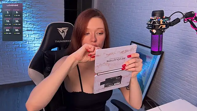 Snapshot of mirai_meeow chatting on January 19, 2025, 2:28 pm mirai meeow online show from January 19, 2025, 2:28 pm