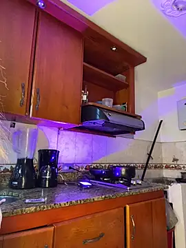 Ambarhilton online show from January 7, 2026, 2:47 am