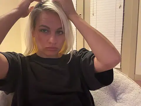 girlfriendmissy online show from February 27, 2025, 2:32 am